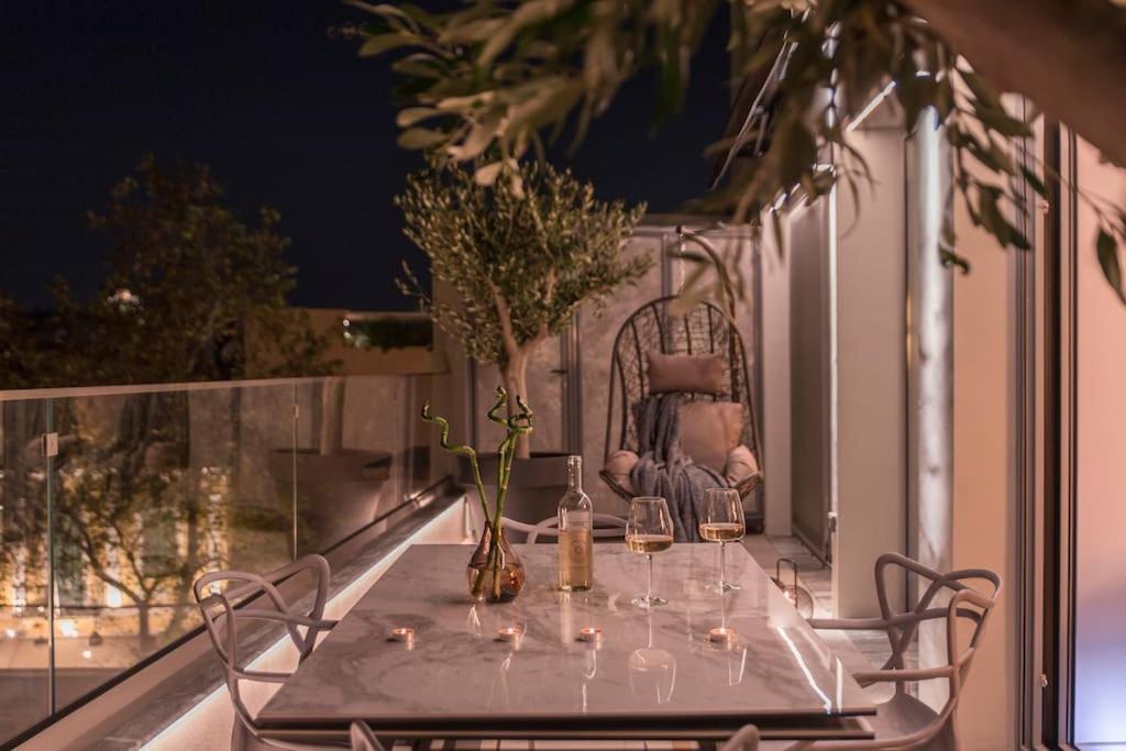 Luxury Acropolis View Apartment-living Stone Black Pearl Atenas